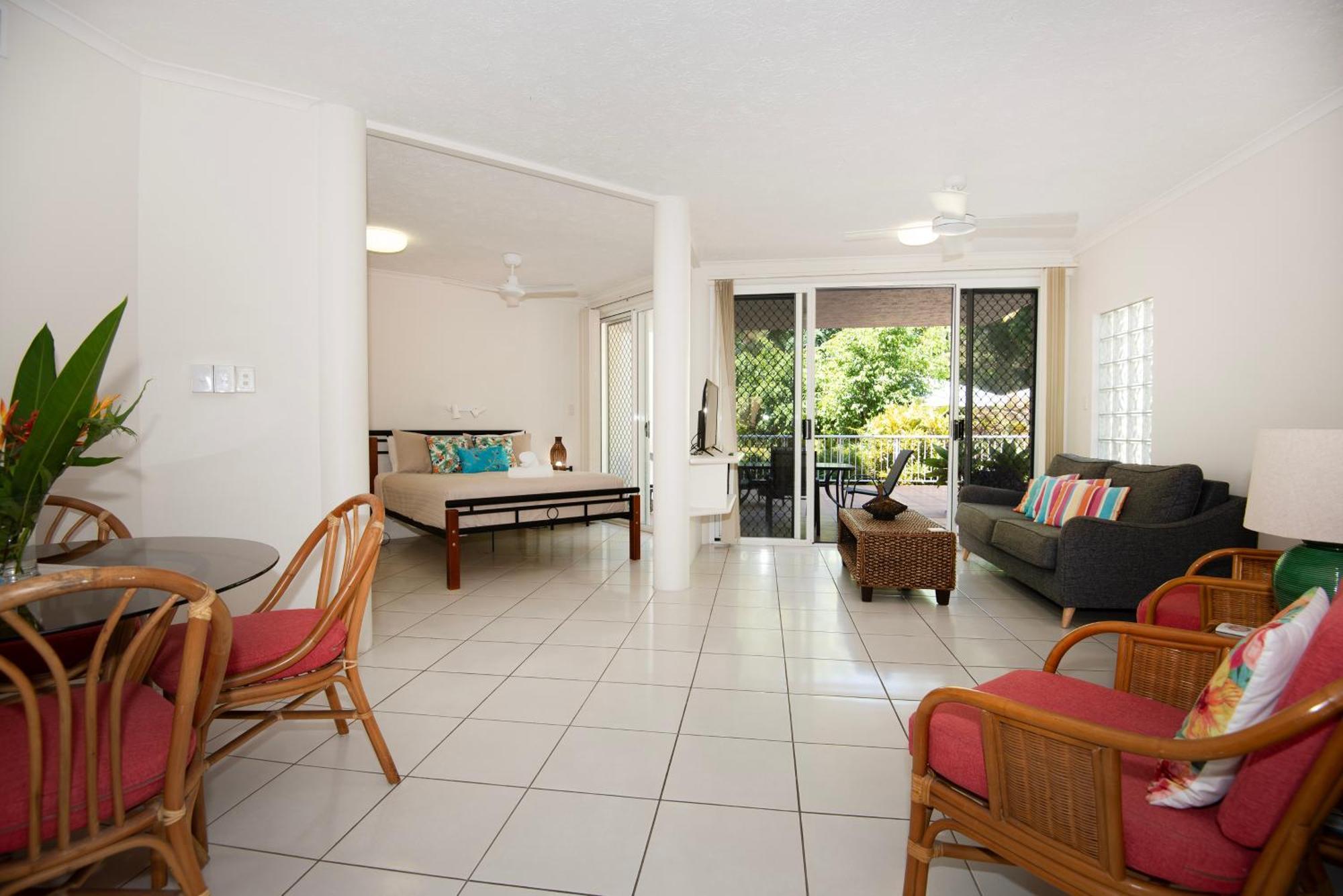 Golden Sands Beachfront Resort Yorkeys Knob Εξωτερικό φωτογραφία