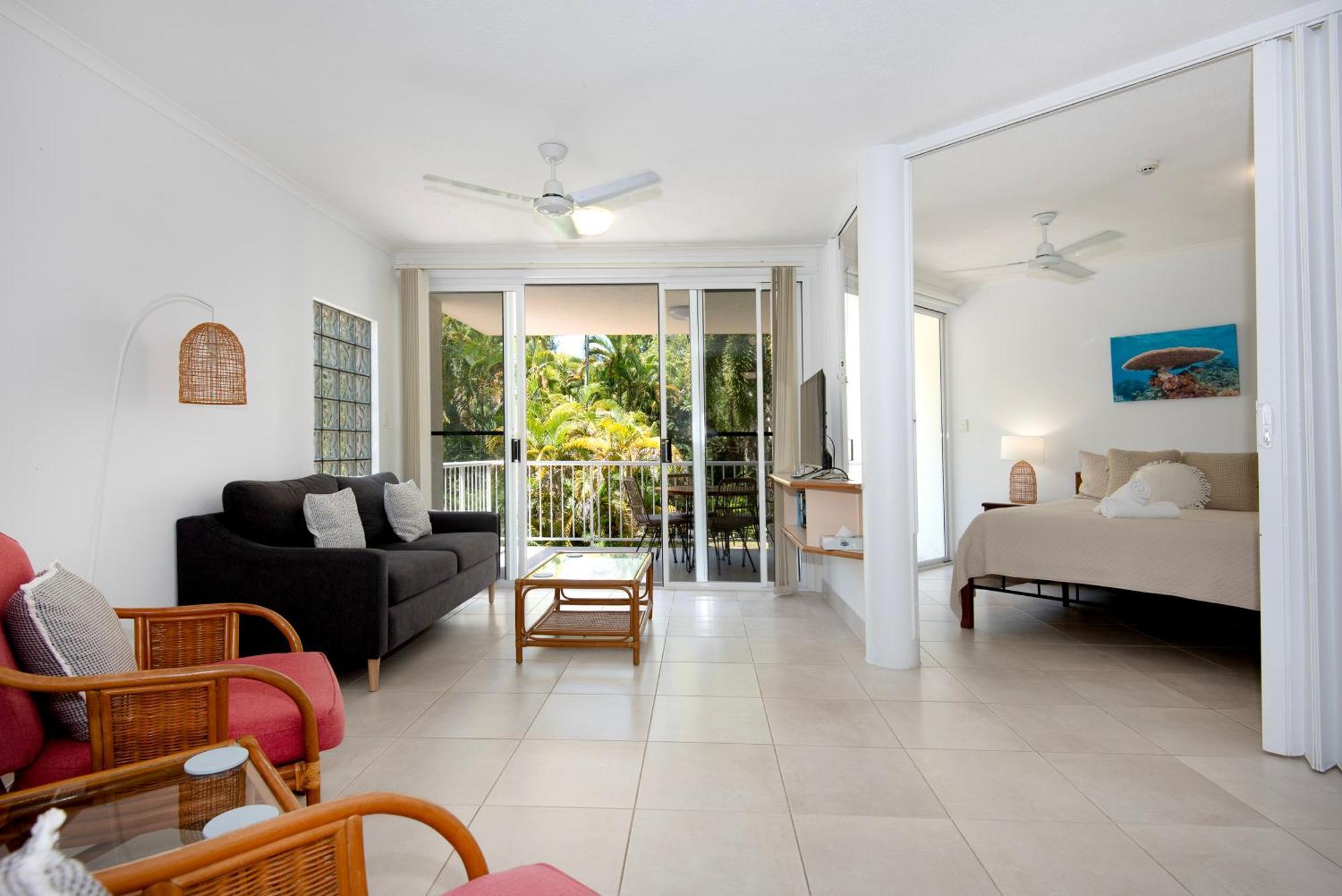 Golden Sands Beachfront Resort Yorkeys Knob Εξωτερικό φωτογραφία